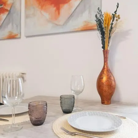 Experience A Cozy Retreat By The Maggiore *