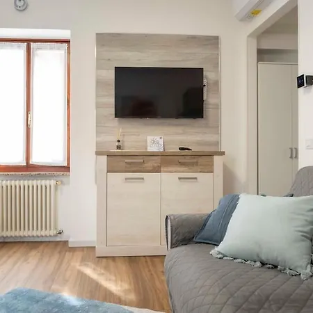 Experience A Cozy Retreat By The Maggiore