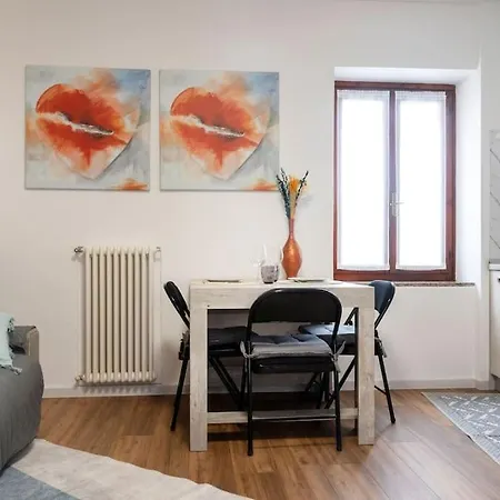 아파트 Experience A Cozy Retreat By The Maggiore Germignaga