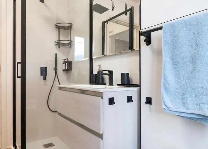 Experience A Cozy Retreat By The Maggiore Germignaga